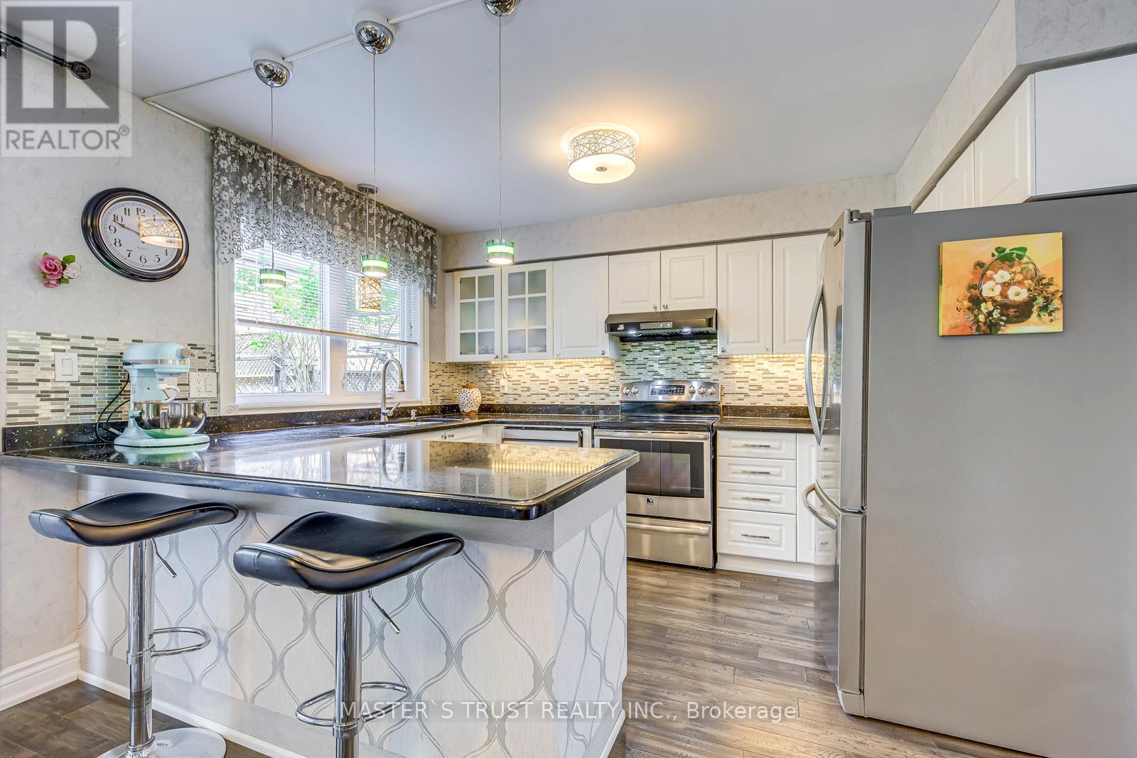 66 Snow Leopard Court, Brampton, Ontario  L6R 2L7 - Photo 18 - W12650568