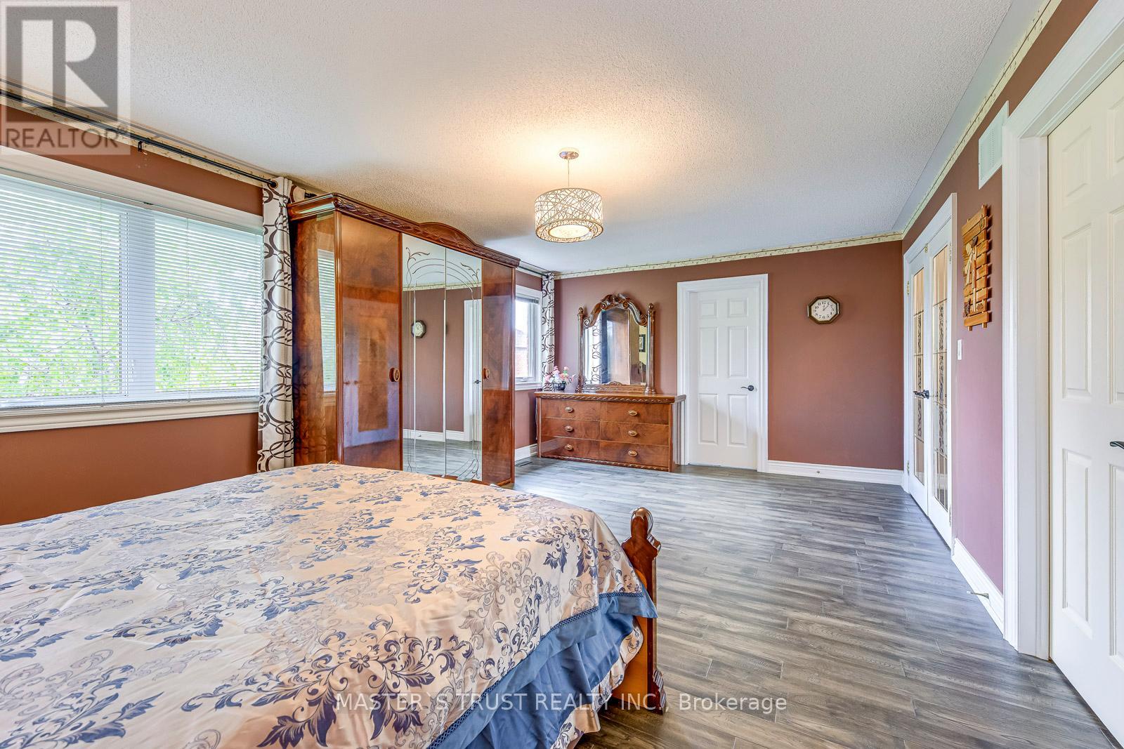 66 Snow Leopard Court, Brampton, Ontario  L6R 2L7 - Photo 34 - W12650568