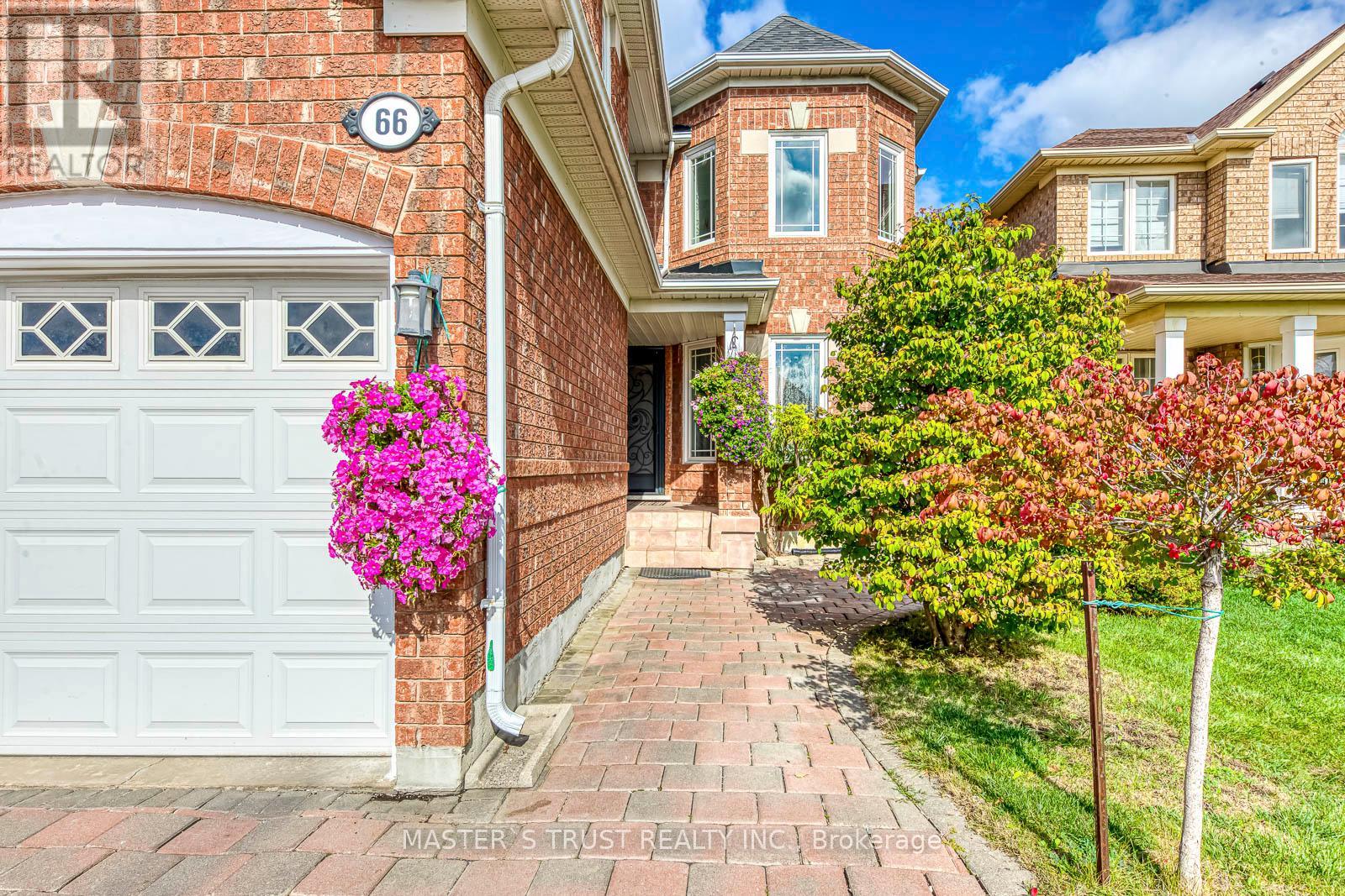 66 Snow Leopard Court, Brampton, Ontario  L6R 2L7 - Photo 4 - W12650568