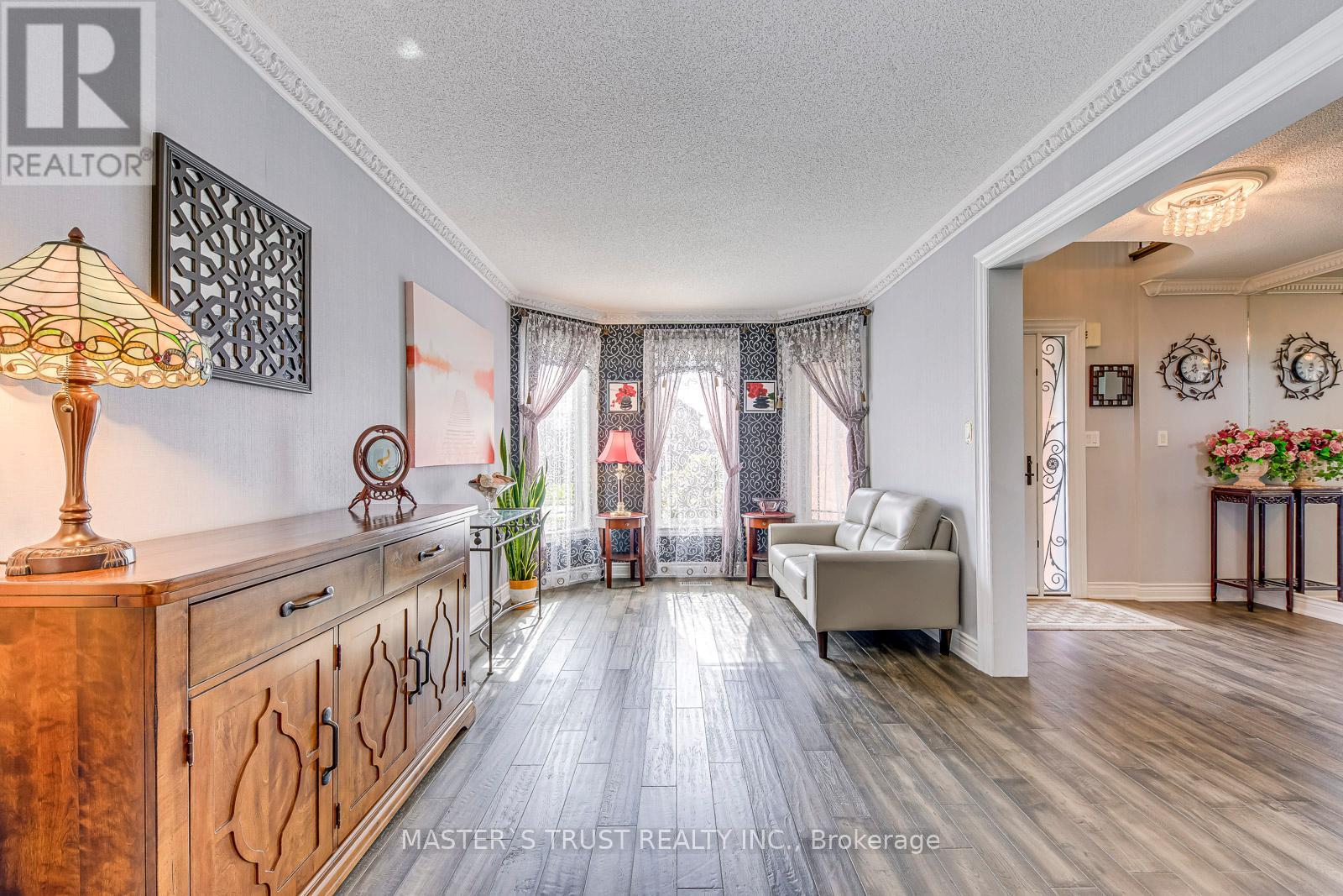 66 Snow Leopard Court, Brampton, Ontario  L6R 2L7 - Photo 8 - W12650568