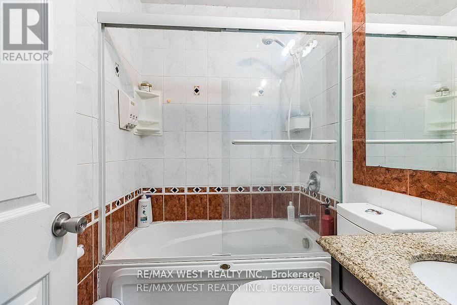 Main - 24 Clarion Road, Toronto, Ontario  M9R 3Y5 - Photo 14 - W12650586