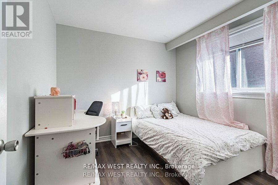 Main - 24 Clarion Road, Toronto, Ontario  M9R 3Y5 - Photo 17 - W12650586