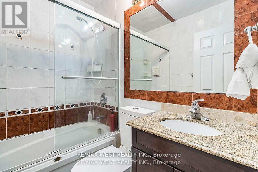 Main - 24 Clarion Road, Toronto, Ontario  M9R 3Y5 - Photo 18 - W12650586