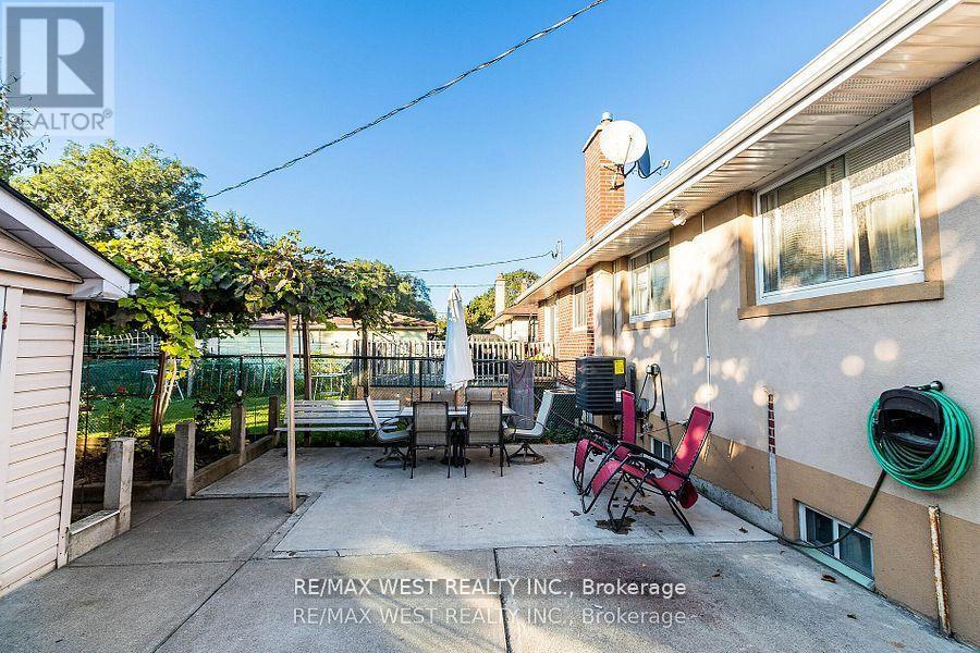 Main - 24 Clarion Road, Toronto, Ontario  M9R 3Y5 - Photo 25 - W12650586