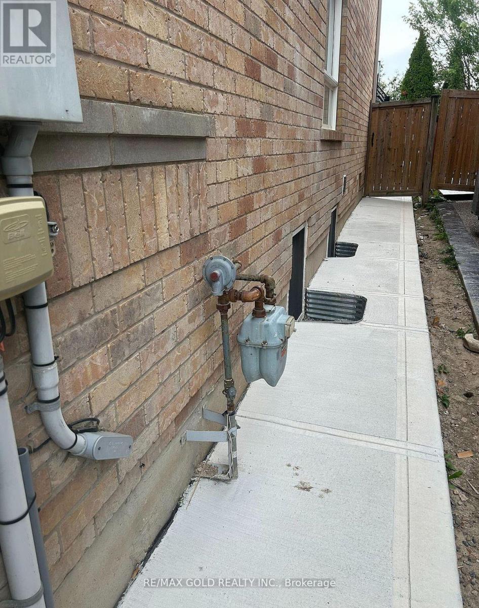 (Bsmt) - 84 Crown Victoria Drive, Brampton, Ontario  L7A 3X1 - Photo 10 - W12650588