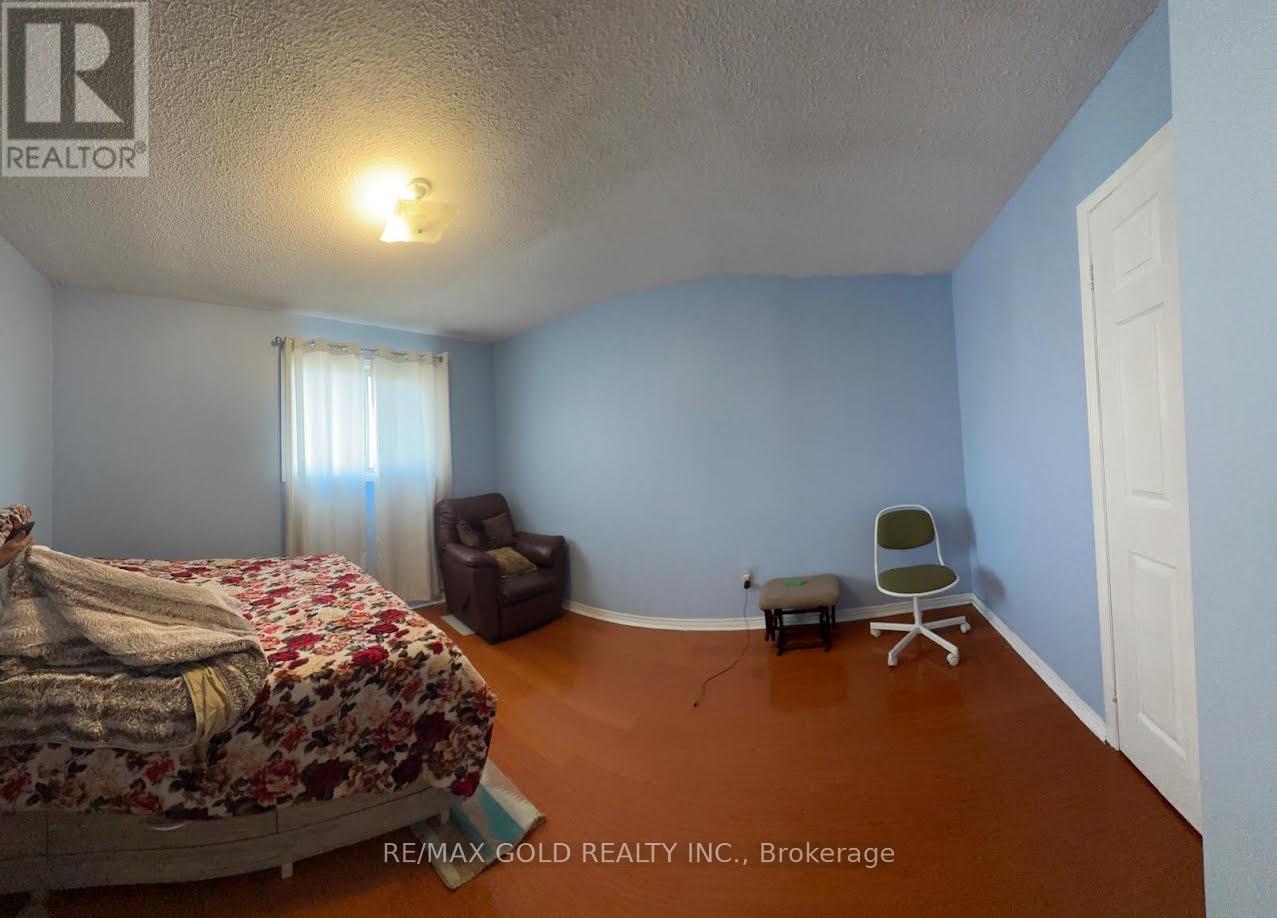 133 Cabernet Circle, Toronto, Ontario  M9V 4Z2 - Photo 11 - W12650590