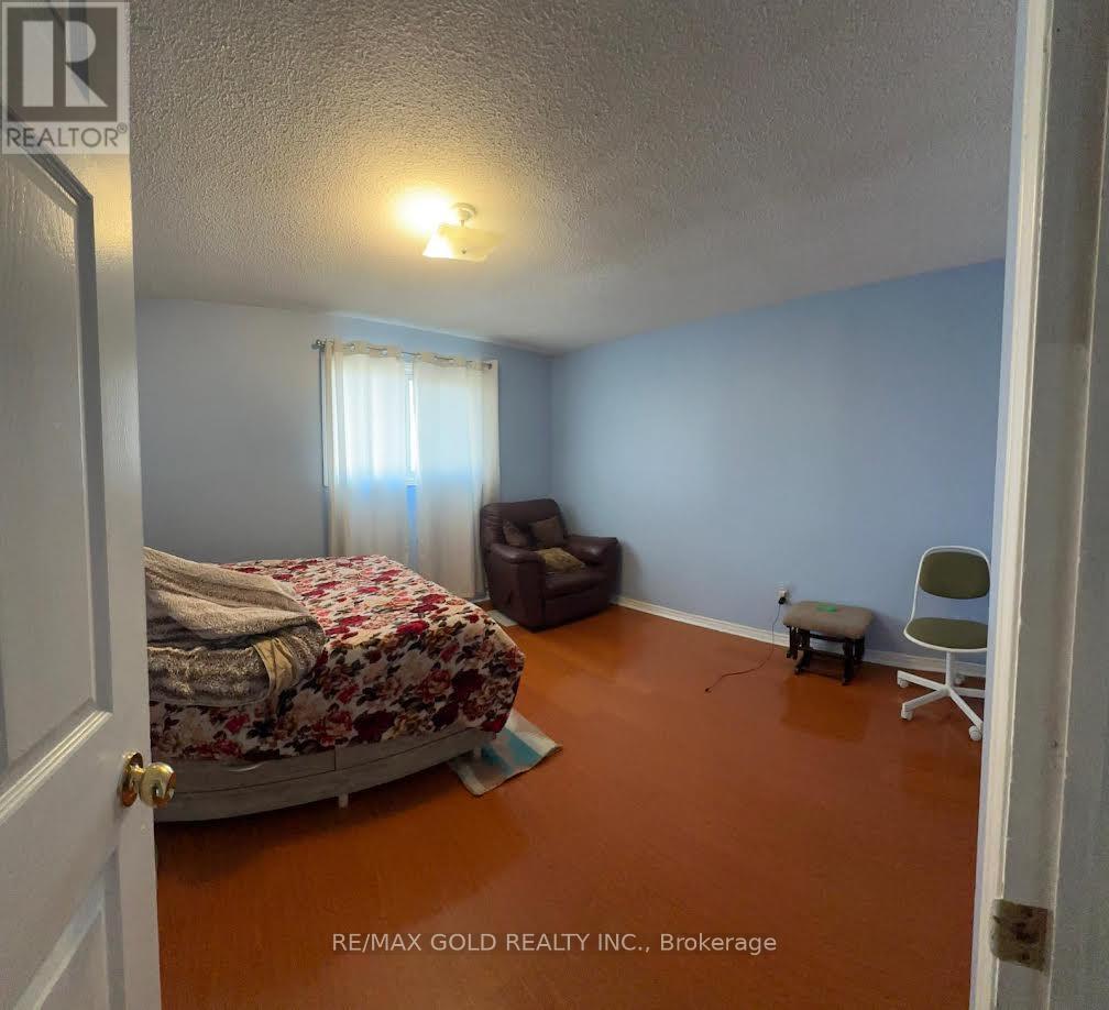 133 Cabernet Circle, Toronto, Ontario  M9V 4Z2 - Photo 12 - W12650590