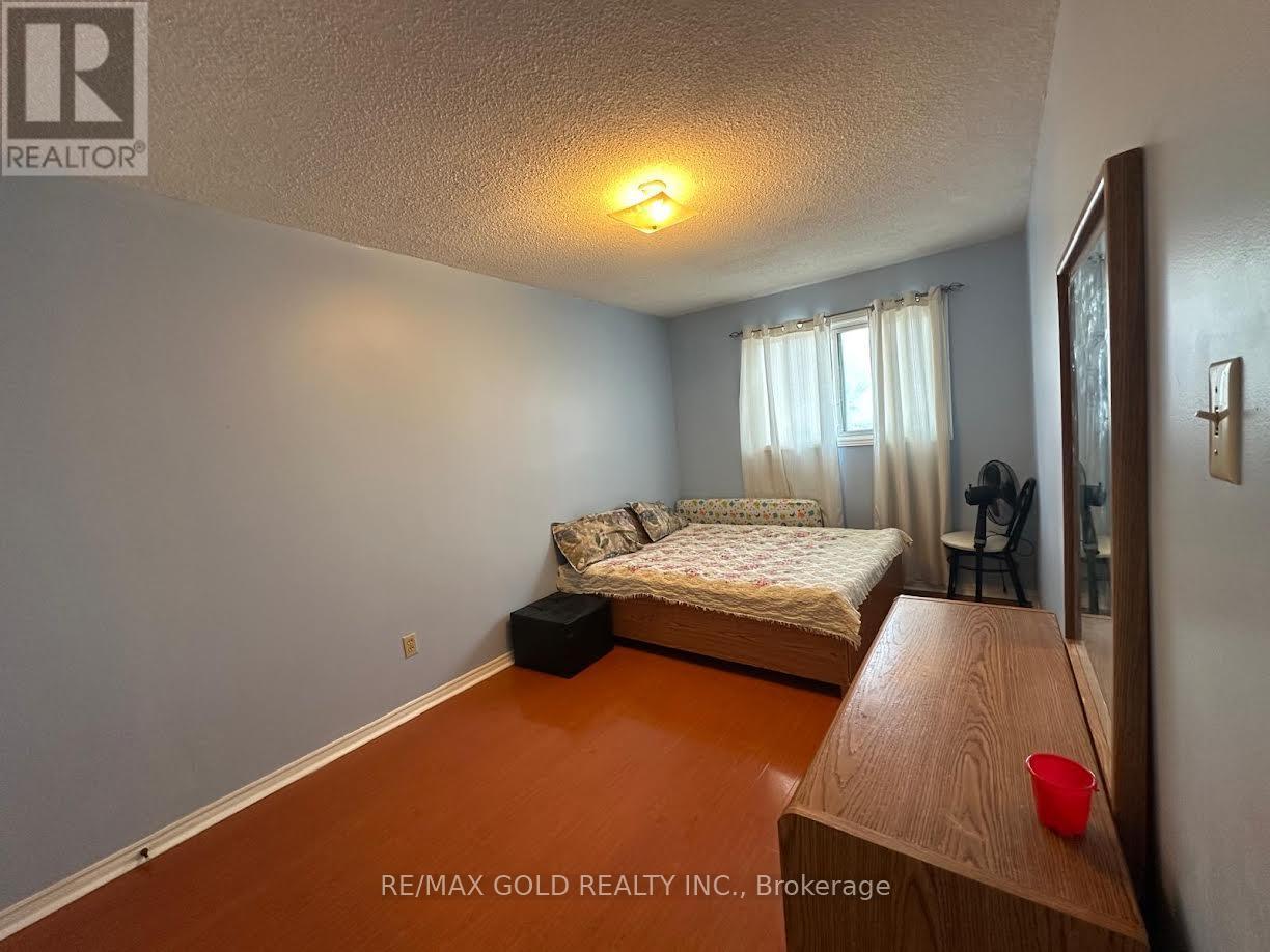 133 Cabernet Circle, Toronto, Ontario  M9V 4Z2 - Photo 13 - W12650590