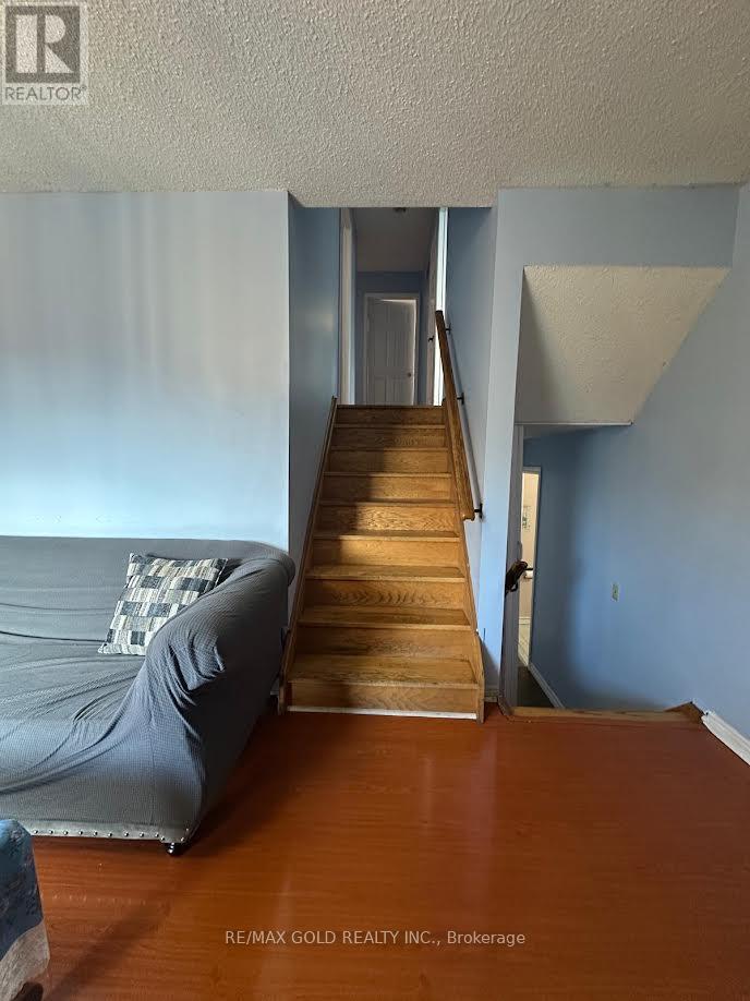 133 Cabernet Circle, Toronto, Ontario  M9V 4Z2 - Photo 6 - W12650590