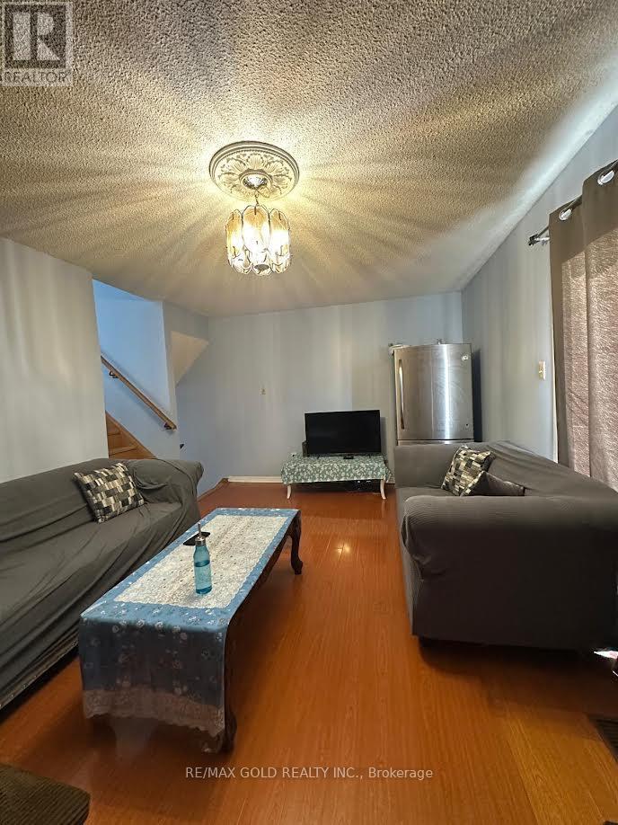 133 Cabernet Circle, Toronto, Ontario  M9V 4Z2 - Photo 7 - W12650590