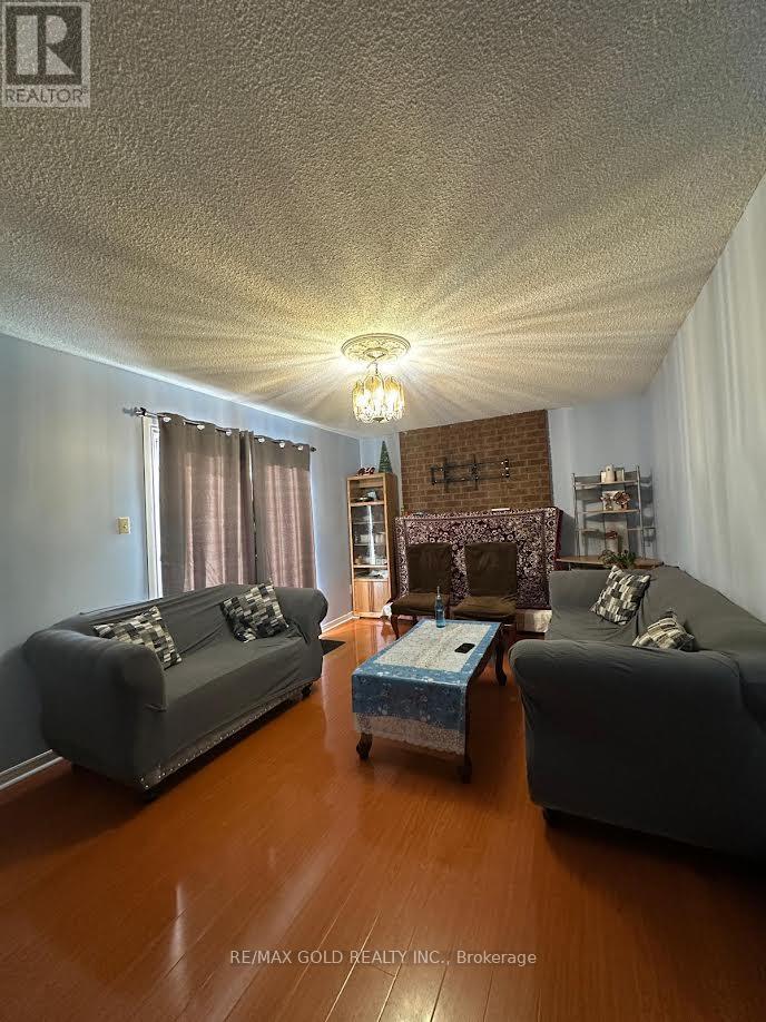 133 Cabernet Circle, Toronto, Ontario  M9V 4Z2 - Photo 8 - W12650590