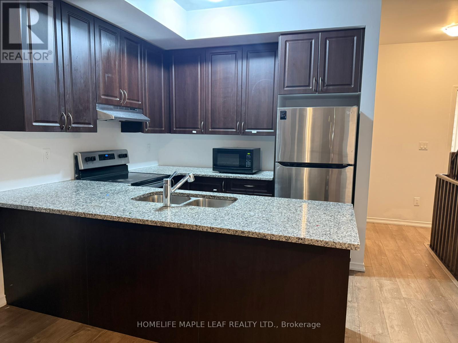 18 - 261 DANZATORE PATH, Oshawa, Ontario