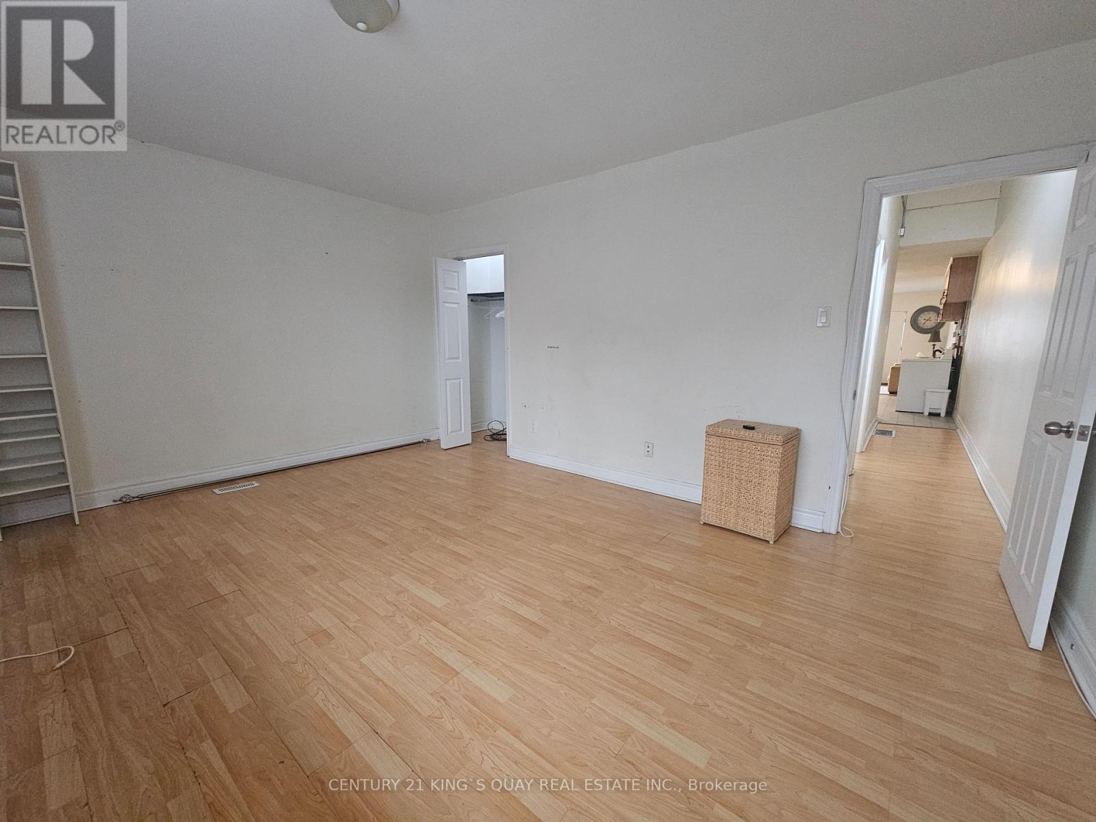 2nd Flr - 1541 O'connor Drive, Toronto, Ontario  M4B 2V7 - Photo 2 - E12637714