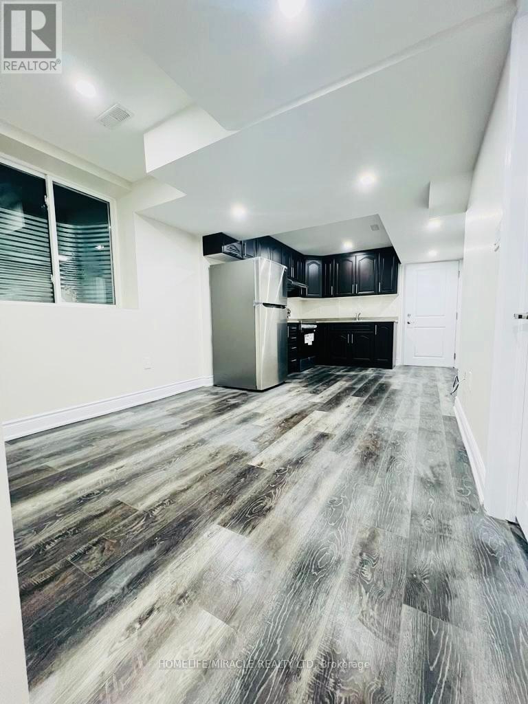 19 Exhibition Crescent, Brampton, Ontario  L7A 4B9 - Photo 14 - W12650596