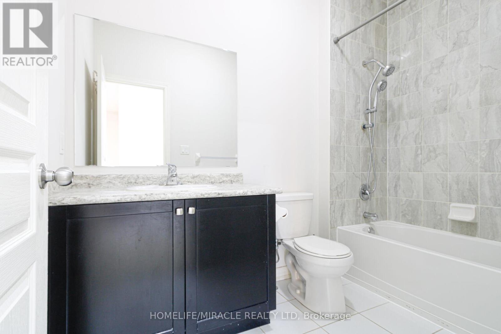 19 Exhibition Crescent, Brampton, Ontario  L7A 4B9 - Photo 24 - W12650596