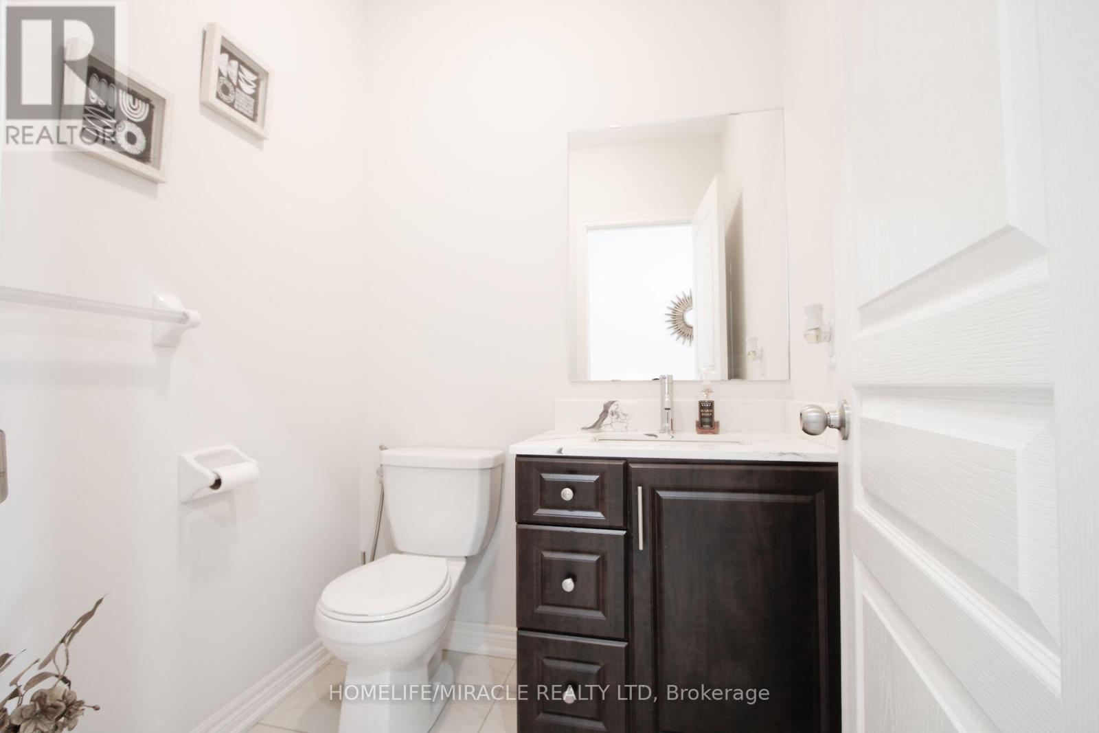 19 Exhibition Crescent, Brampton, Ontario  L7A 4B9 - Photo 35 - W12650596