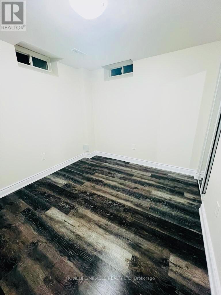 19 Exhibition Crescent, Brampton, Ontario  L7A 4B9 - Photo 9 - W12650596