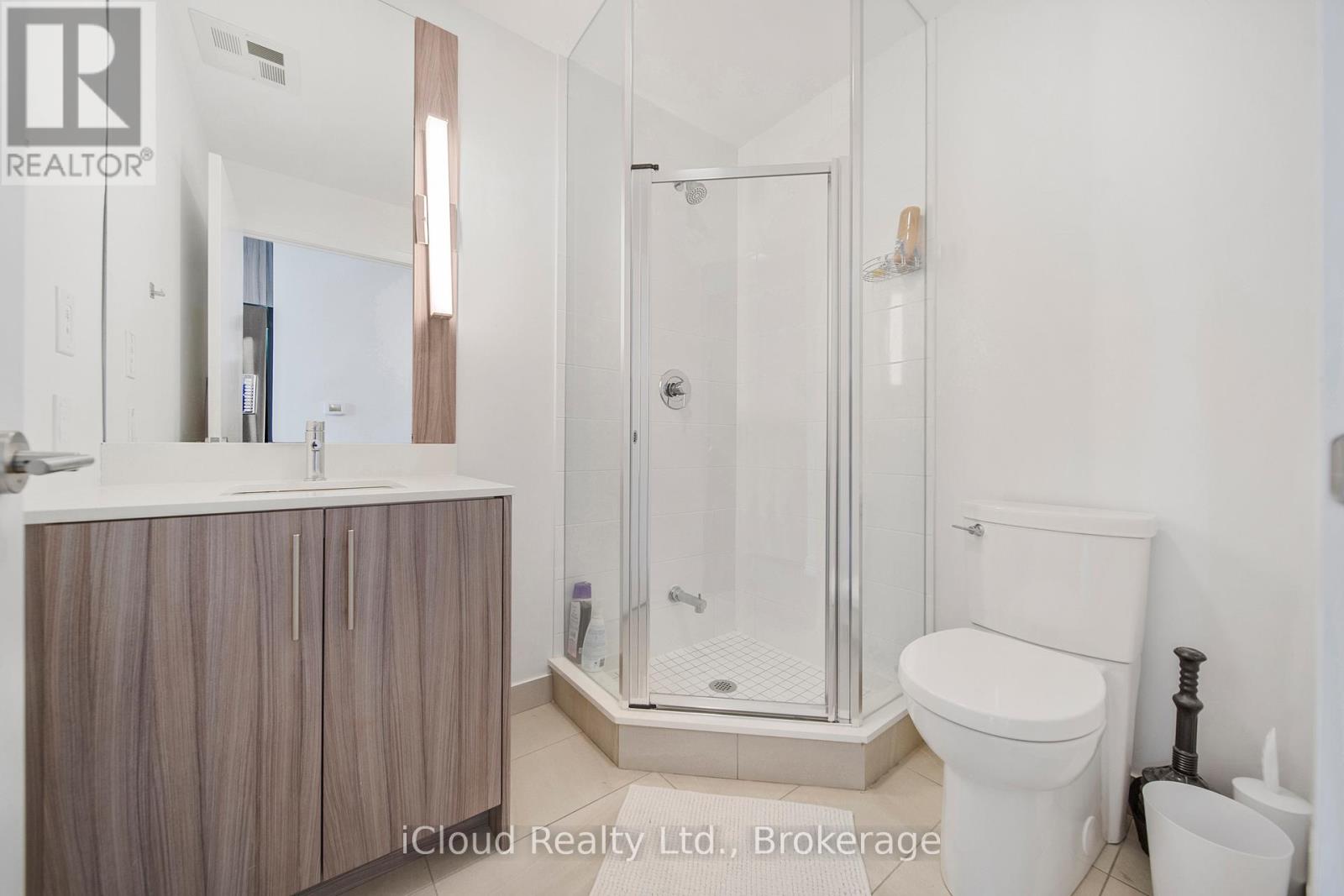 709 - 215 Veterans Drive, Brampton, Ontario  L7A 4S6 - Photo 5 - W12650598