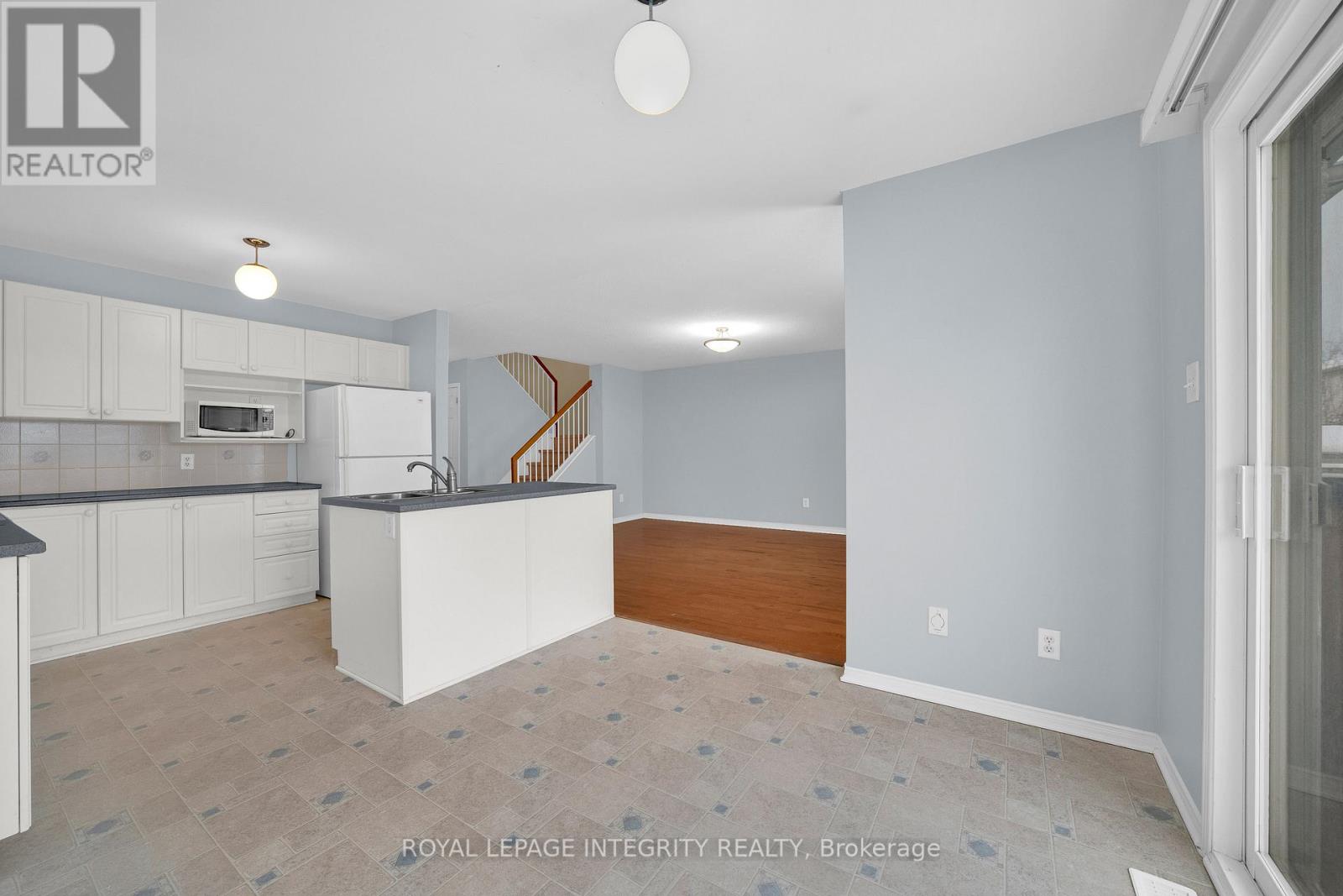 37 Barnstone Drive, Ottawa, Ontario  K2G 6X2 - Photo 12 - X12650636