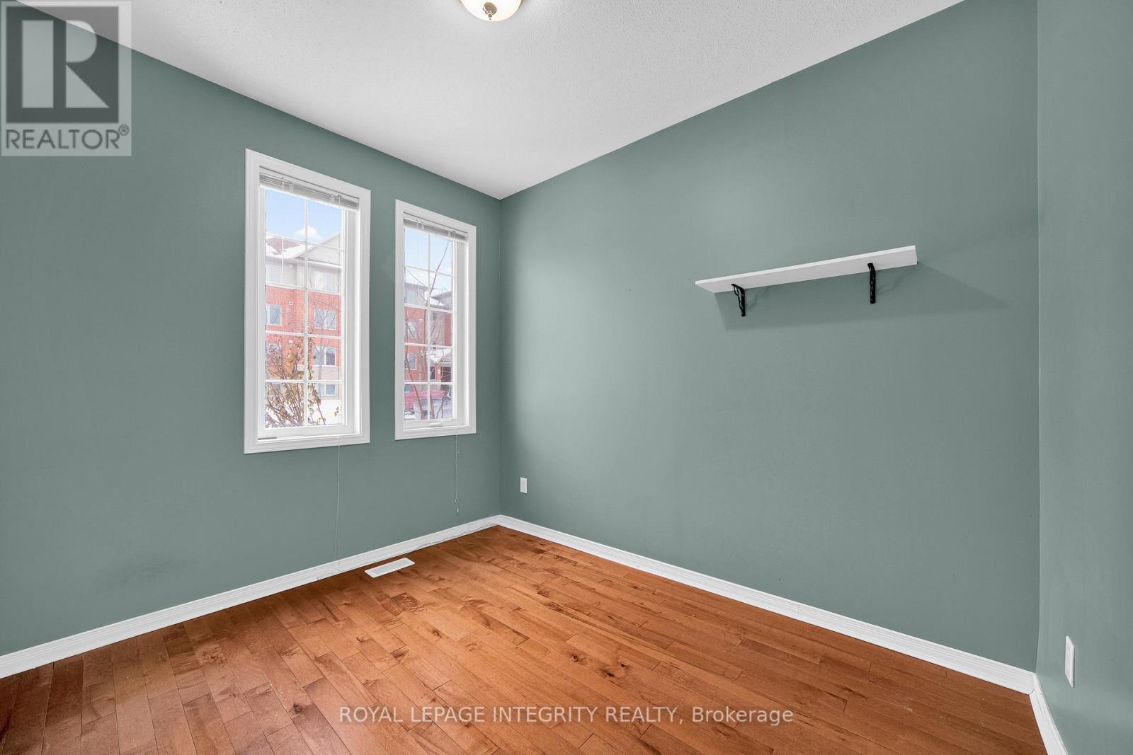 37 Barnstone Drive, Ottawa, Ontario  K2G 6X2 - Photo 3 - X12650636