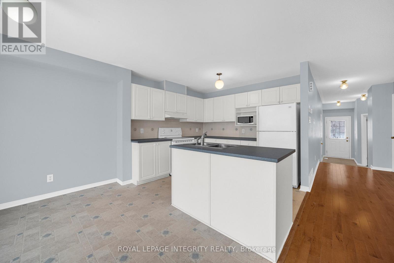 37 Barnstone Drive, Ottawa, Ontario  K2G 6X2 - Photo 8 - X12650636