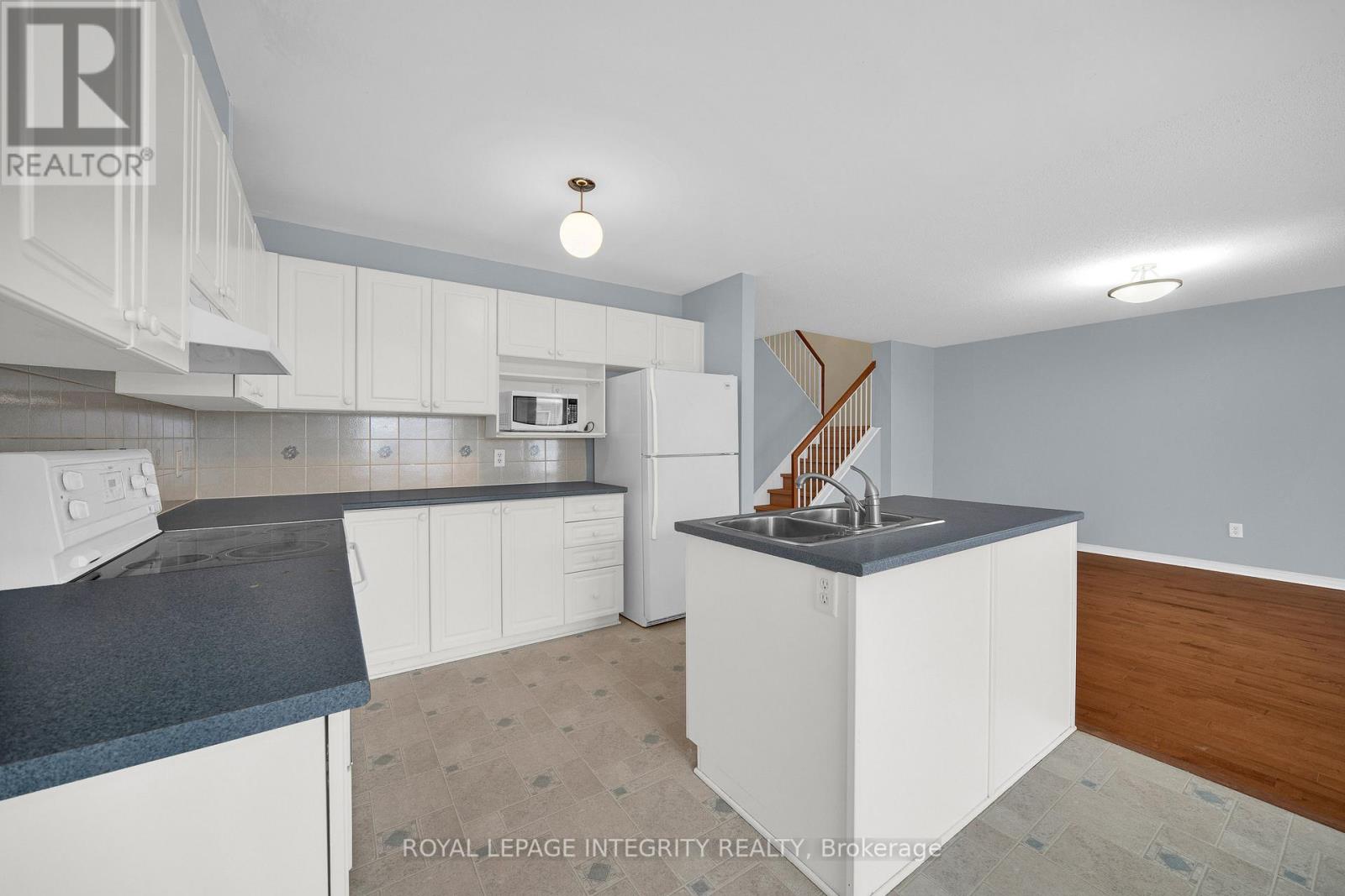 37 Barnstone Drive, Ottawa, Ontario  K2G 6X2 - Photo 9 - X12650636