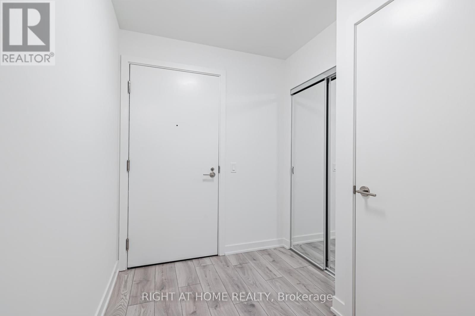 203n - 120 Broadway Avenue, Toronto, Ontario  M4P 0E9 - Photo 2 - C12650614