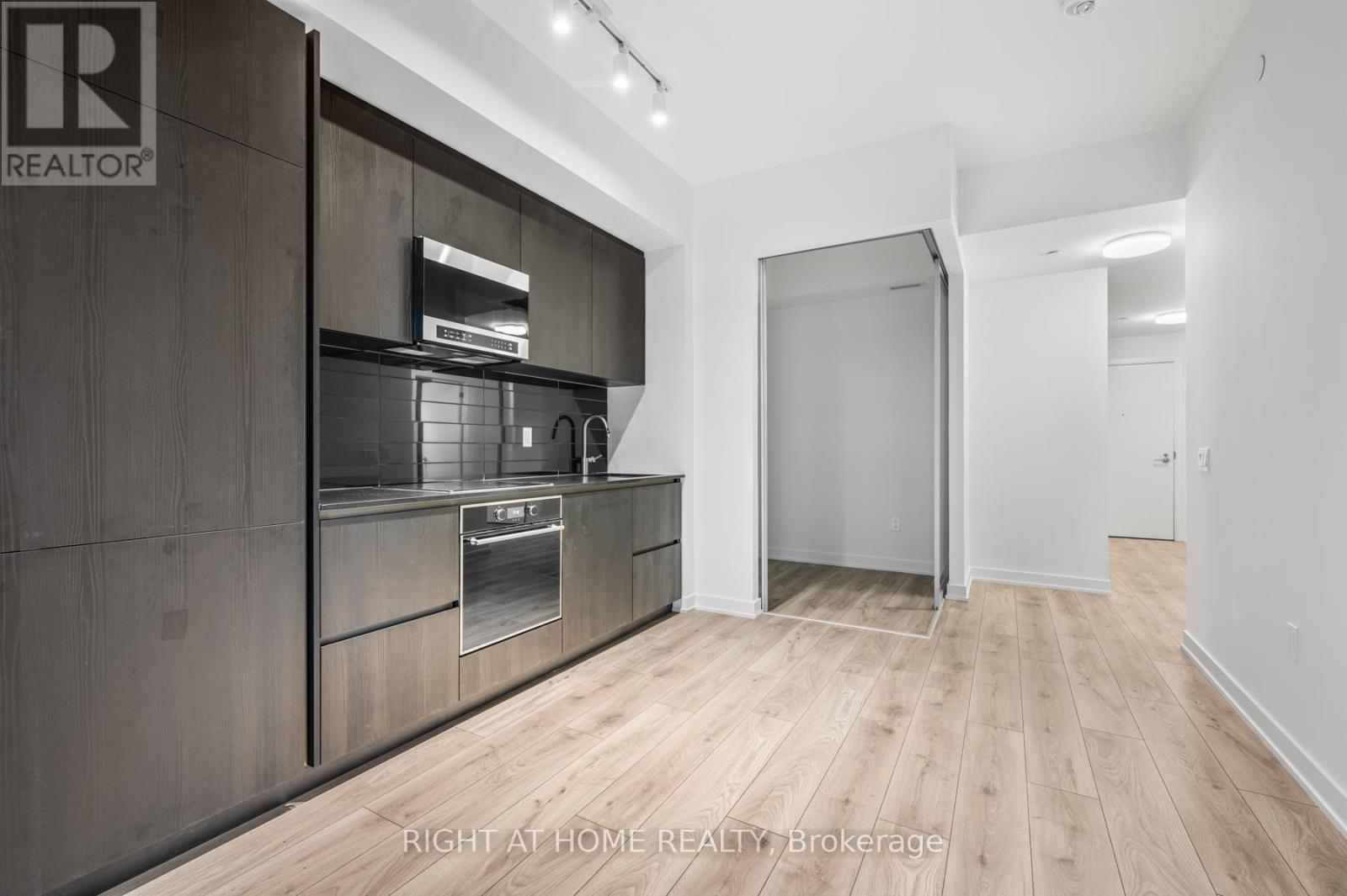 203n - 120 Broadway Avenue, Toronto, Ontario  M4P 0E9 - Photo 5 - C12650614