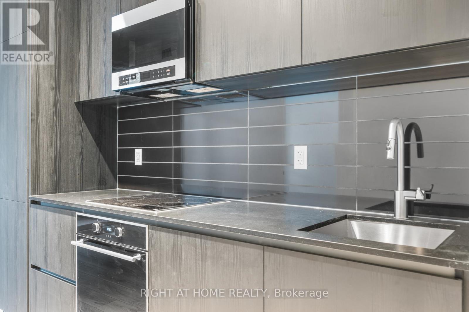 203n - 120 Broadway Avenue, Toronto, Ontario  M4P 0E9 - Photo 8 - C12650614