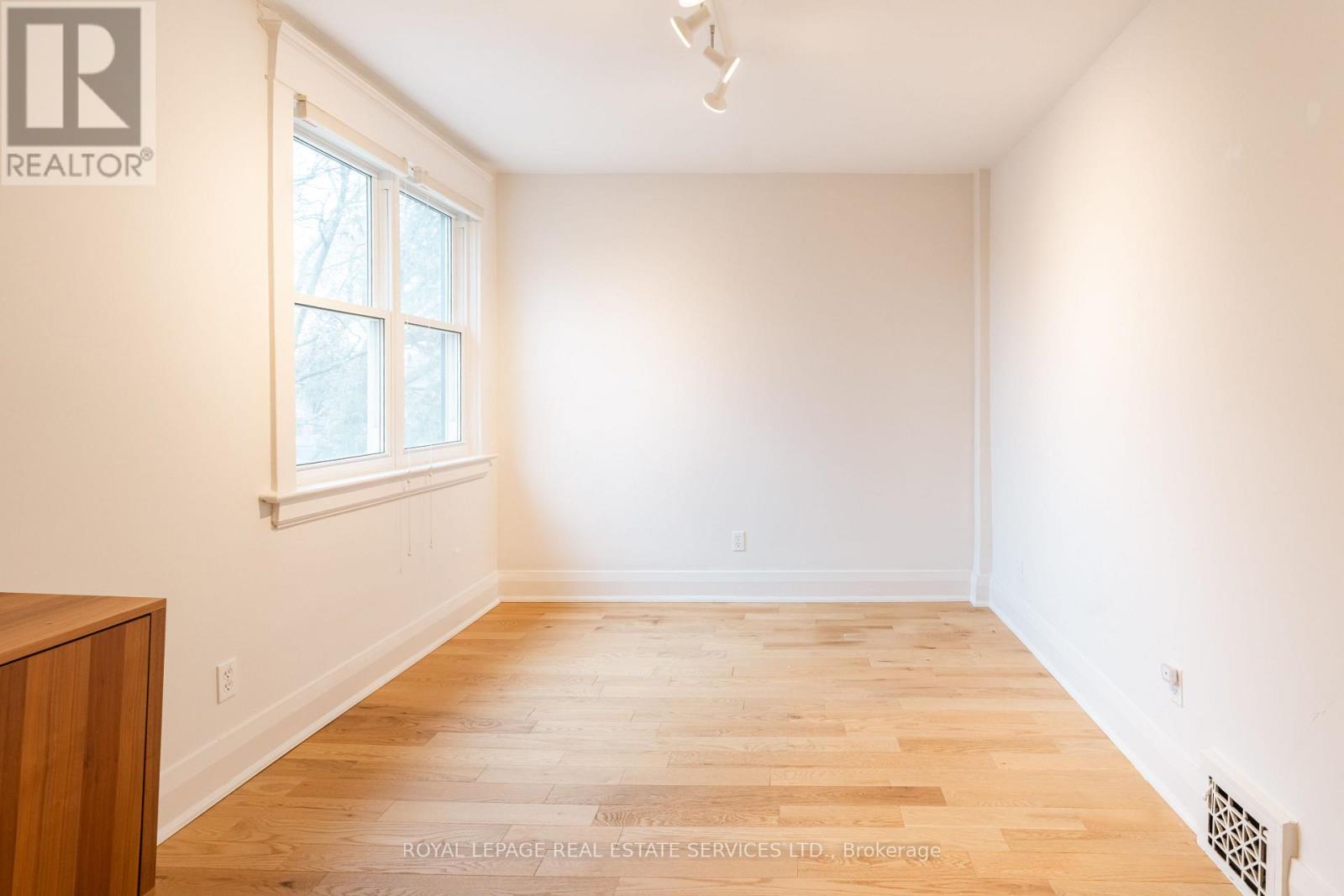 51 Wolverleigh Boulevard, Toronto, Ontario  M4J 1R6 - Photo 18 - E12650634