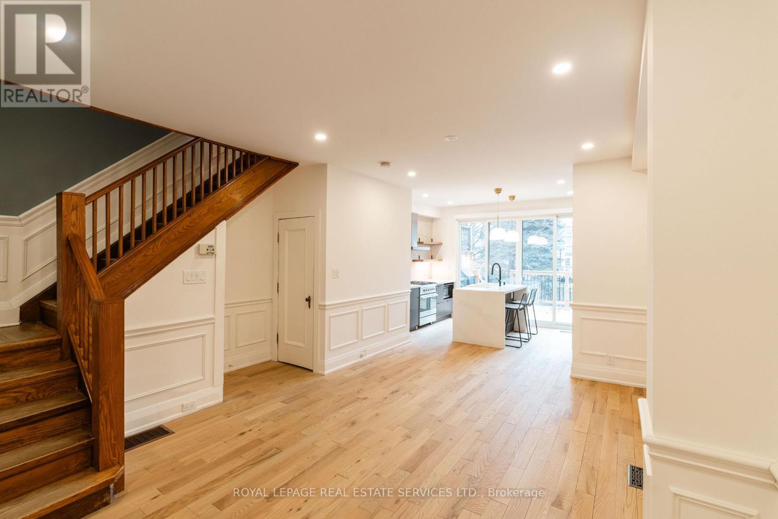 51 Wolverleigh Boulevard, Toronto, Ontario  M4J 1R6 - Photo 7 - E12650634