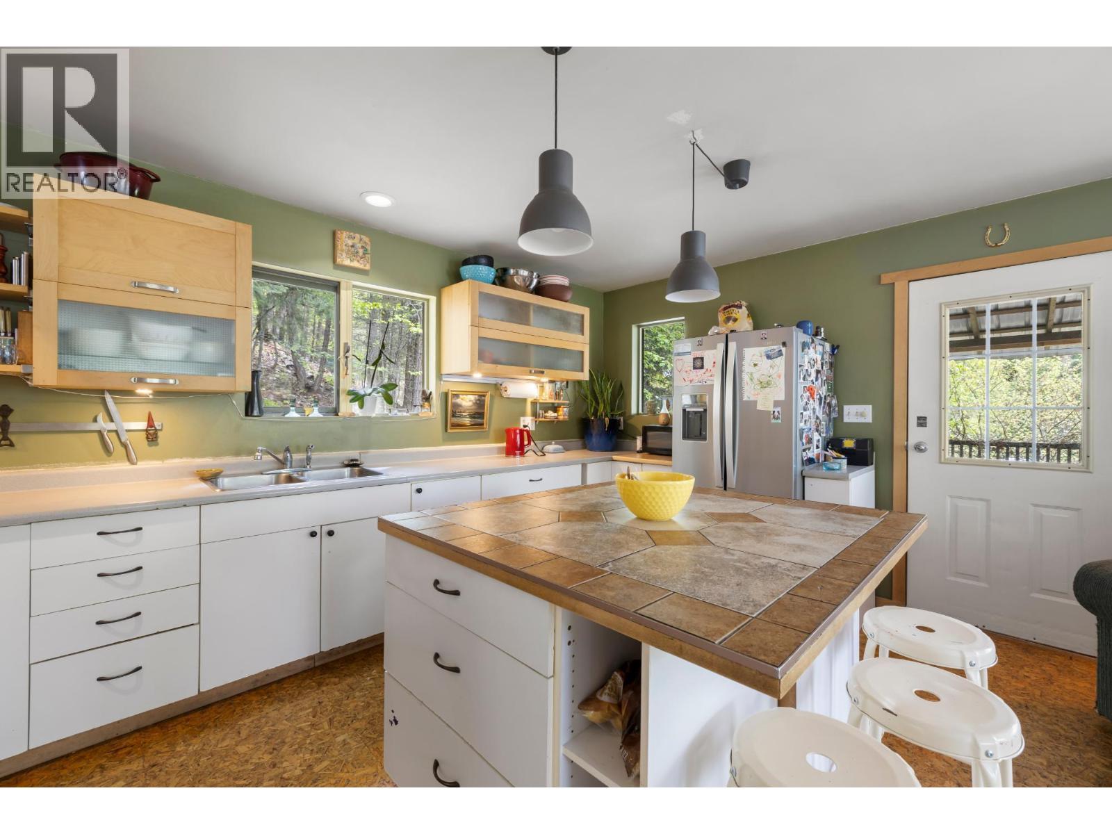 426 Aspen Road, Riondel, British Columbia  V0B 2B0 - Photo 11 - 10339949