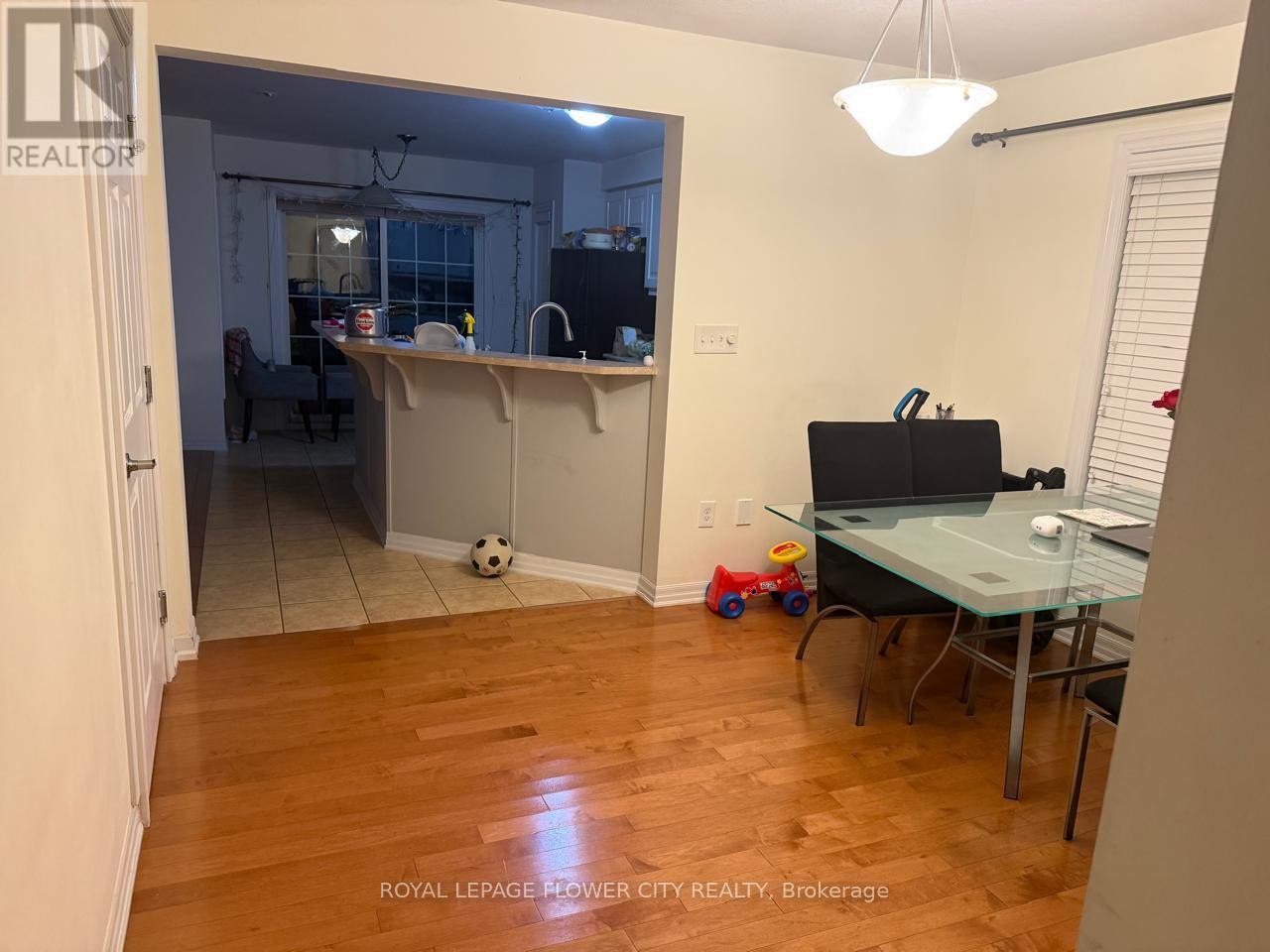 12 Osgoode Street, Cambridge, Ontario  N3C 0C2 - Photo 5 - X12650622