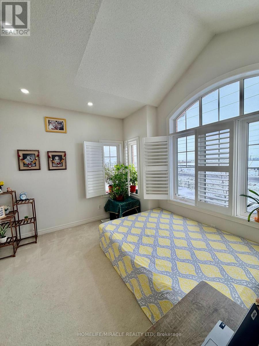 19 Exhibition Crescent, Brampton, Ontario  L7A 4B9 - Photo 37 - W12650596