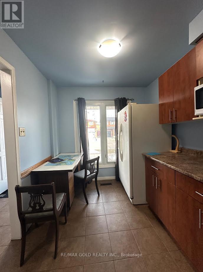 133 Cabernet Circle, Toronto, Ontario  M9V 4Z2 - Photo 4 - W12650590