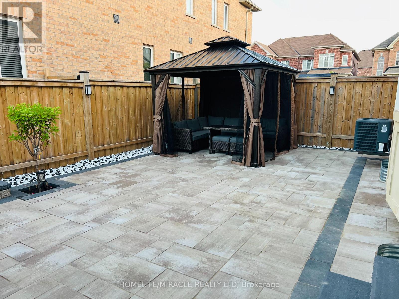 19 Exhibition Crescent, Brampton, Ontario  L7A 4B9 - Photo 40 - W12650596