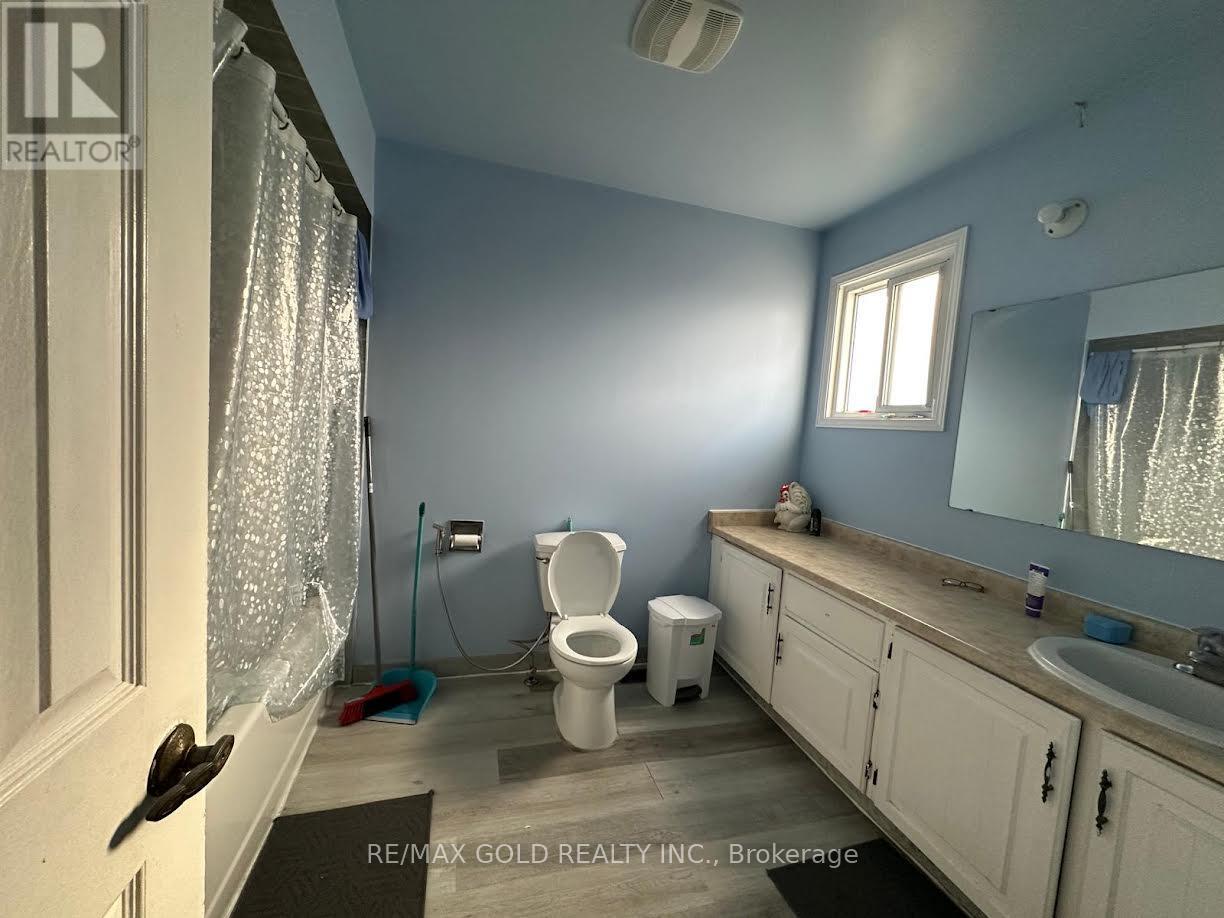 133 Cabernet Circle, Toronto, Ontario  M9V 4Z2 - Photo 16 - W12650590