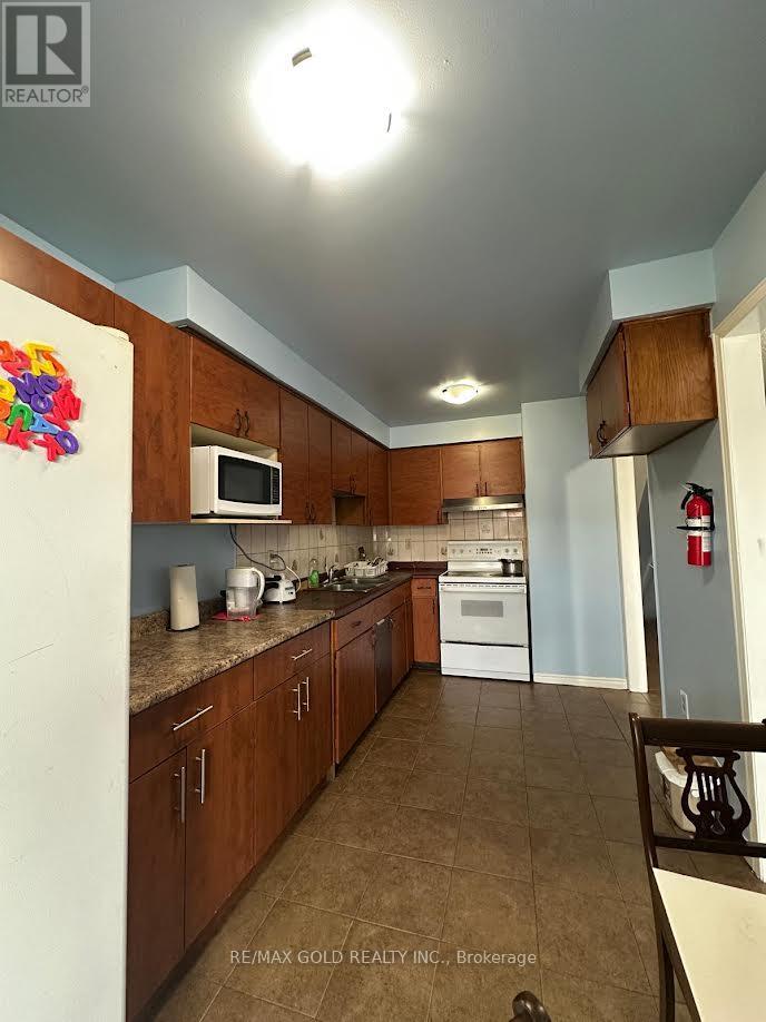 133 Cabernet Circle, Toronto, Ontario  M9V 4Z2 - Photo 2 - W12650590