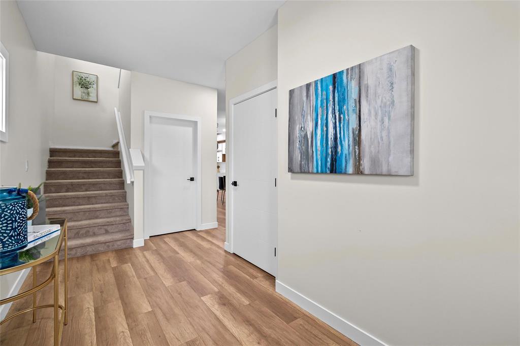 229 Numeracy Lane, Winnipeg, Manitoba  R2P 3A6 - Photo 3 - 202530181