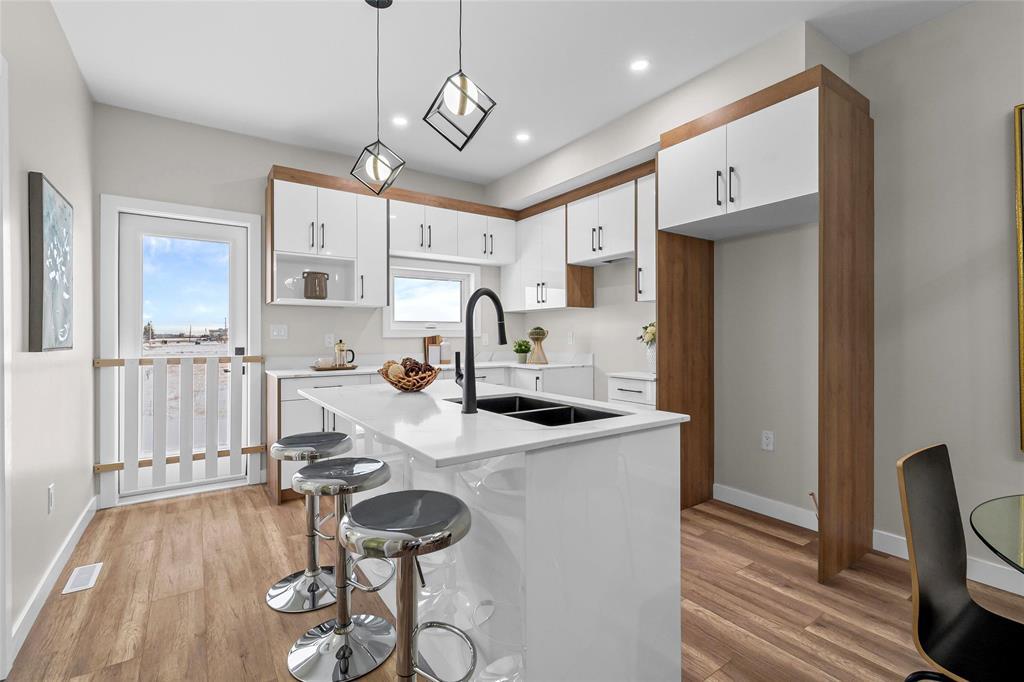 229 Numeracy Lane, Winnipeg, Manitoba  R2P 3A6 - Photo 6 - 202530181