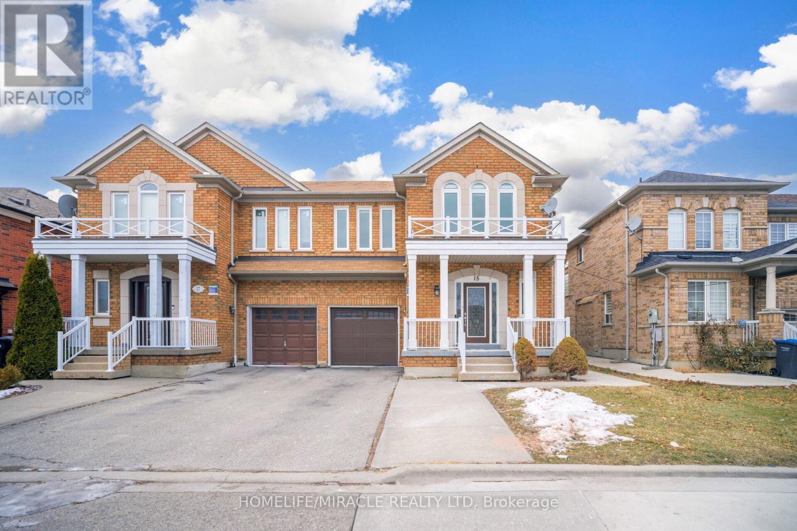 15 STARHILL CRESCENT, Brampton, Ontario
