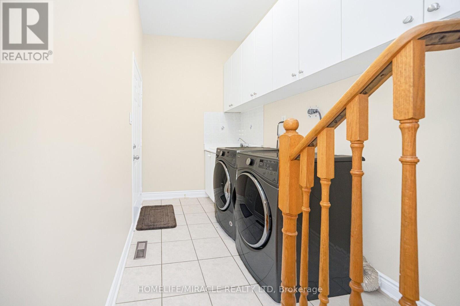 15 Starhill Crescent, Brampton, Ontario  L6R 2P9 - Photo 16 - W12650648