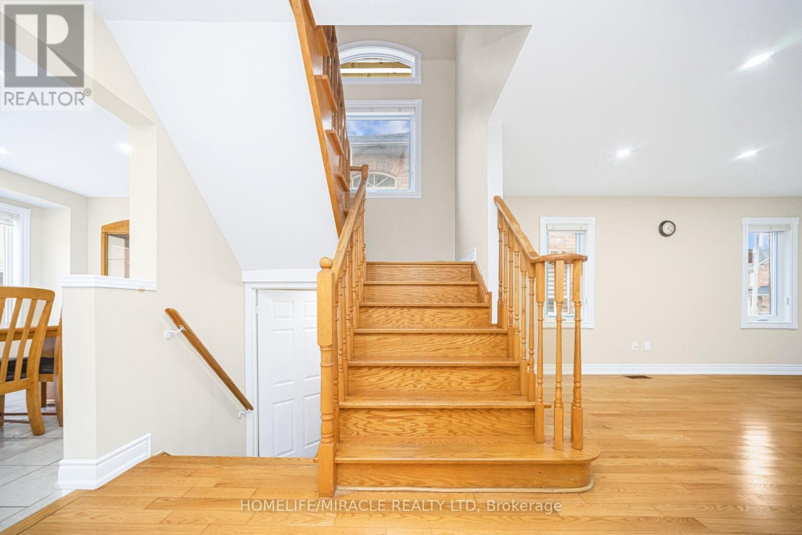 15 Starhill Crescent, Brampton, Ontario  L6R 2P9 - Photo 17 - W12650648