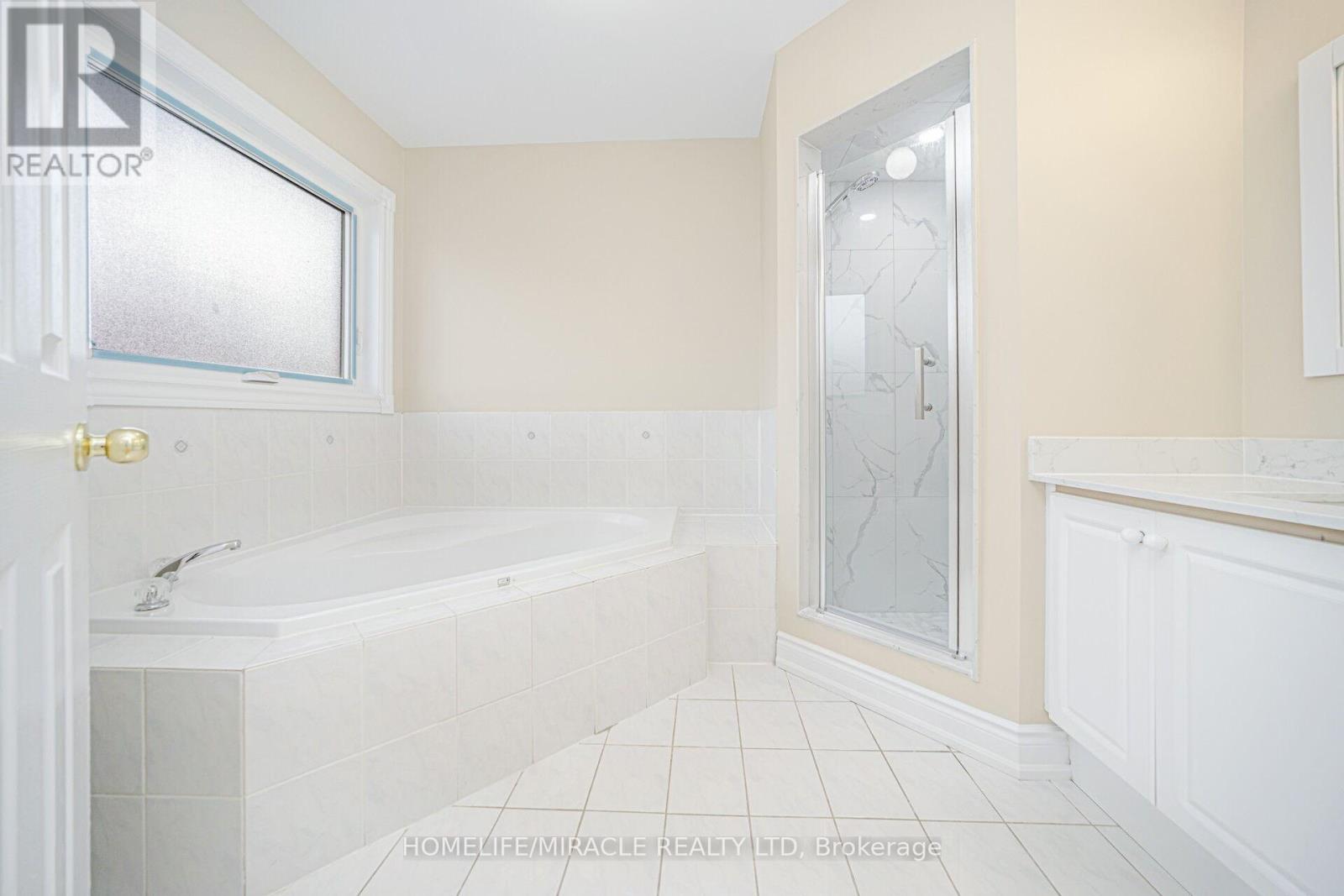 15 Starhill Crescent, Brampton, Ontario  L6R 2P9 - Photo 22 - W12650648