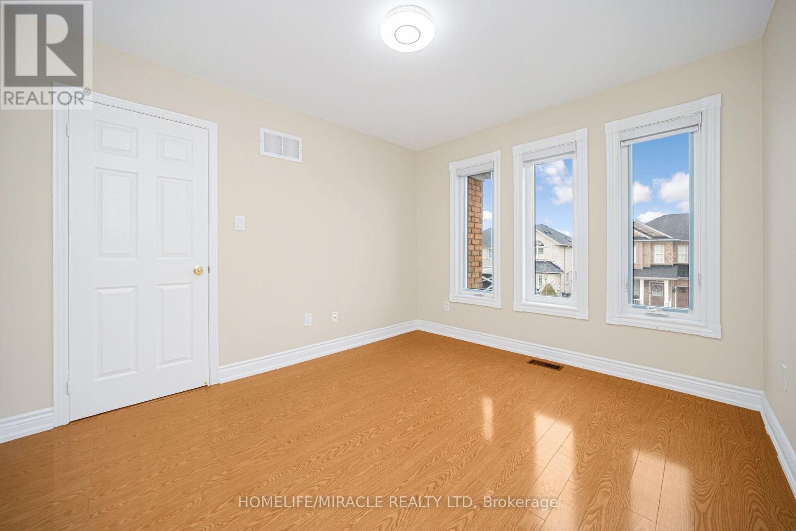 15 Starhill Crescent, Brampton, Ontario  L6R 2P9 - Photo 29 - W12650648