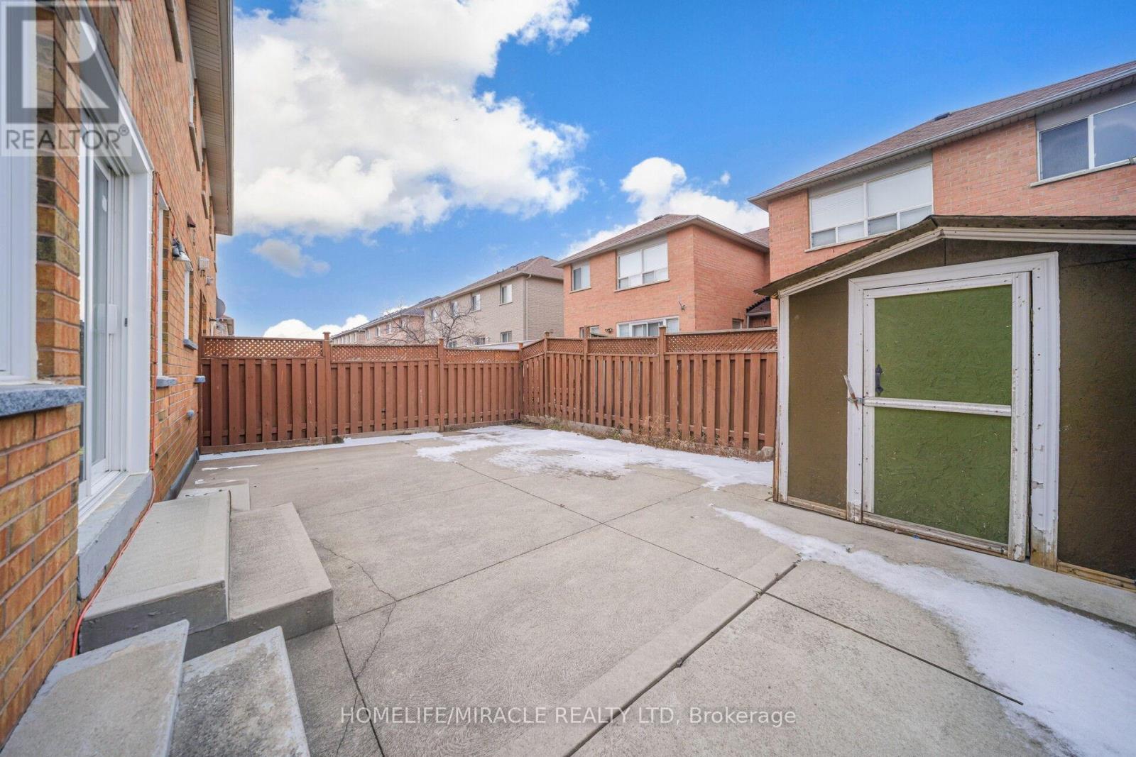 15 Starhill Crescent, Brampton, Ontario  L6R 2P9 - Photo 42 - W12650648