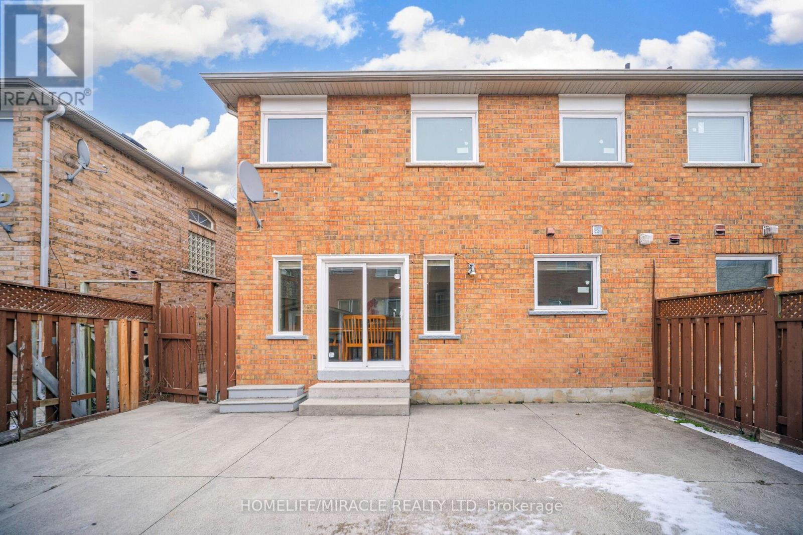 15 Starhill Crescent, Brampton, Ontario  L6R 2P9 - Photo 43 - W12650648