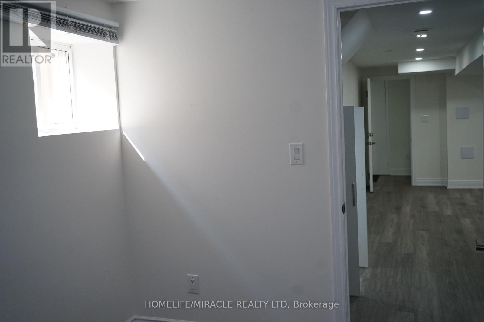 Lower - 5278 Astwell Avenue, Mississauga, Ontario  L5R 3K1 - Photo 2 - W12650654