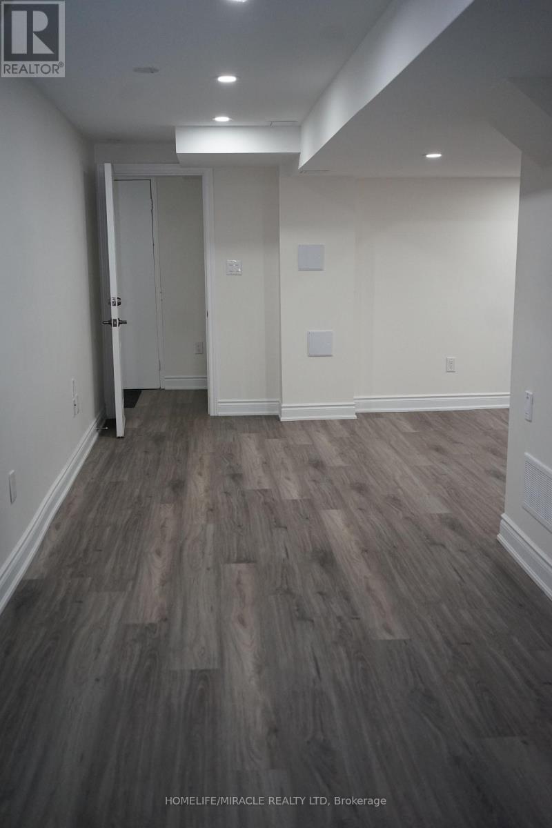 Lower - 5278 Astwell Avenue, Mississauga, Ontario  L5R 3K1 - Photo 5 - W12650654