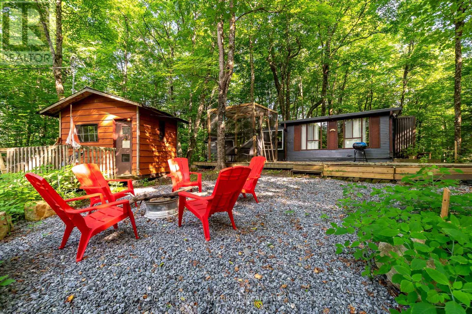 1106 Delia Road, Bracebridge, Ontario  P0B 1L0 - Photo 2 - X12650686